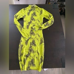 Pretty little thing body con long sleeve dress